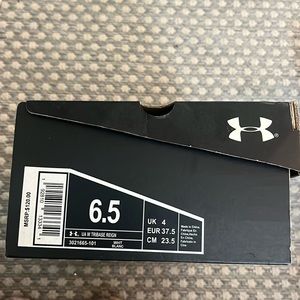 White Under Armour Tribase Reign size 6.5